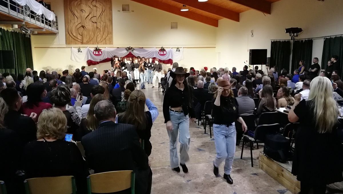 2025-12-13-Szalagavató-072