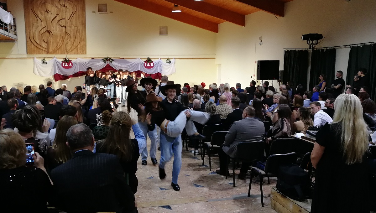 2025-12-13-Szalagavató-073