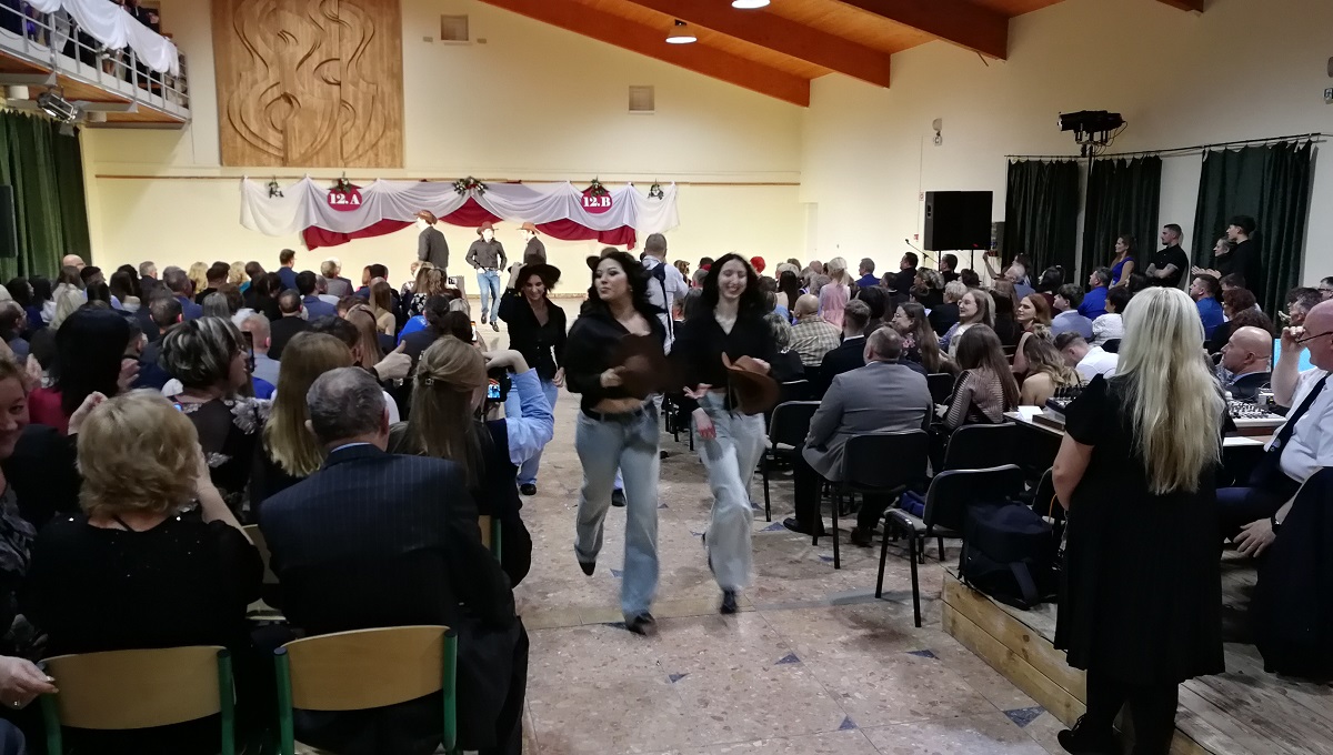 2025-12-13-Szalagavató-081